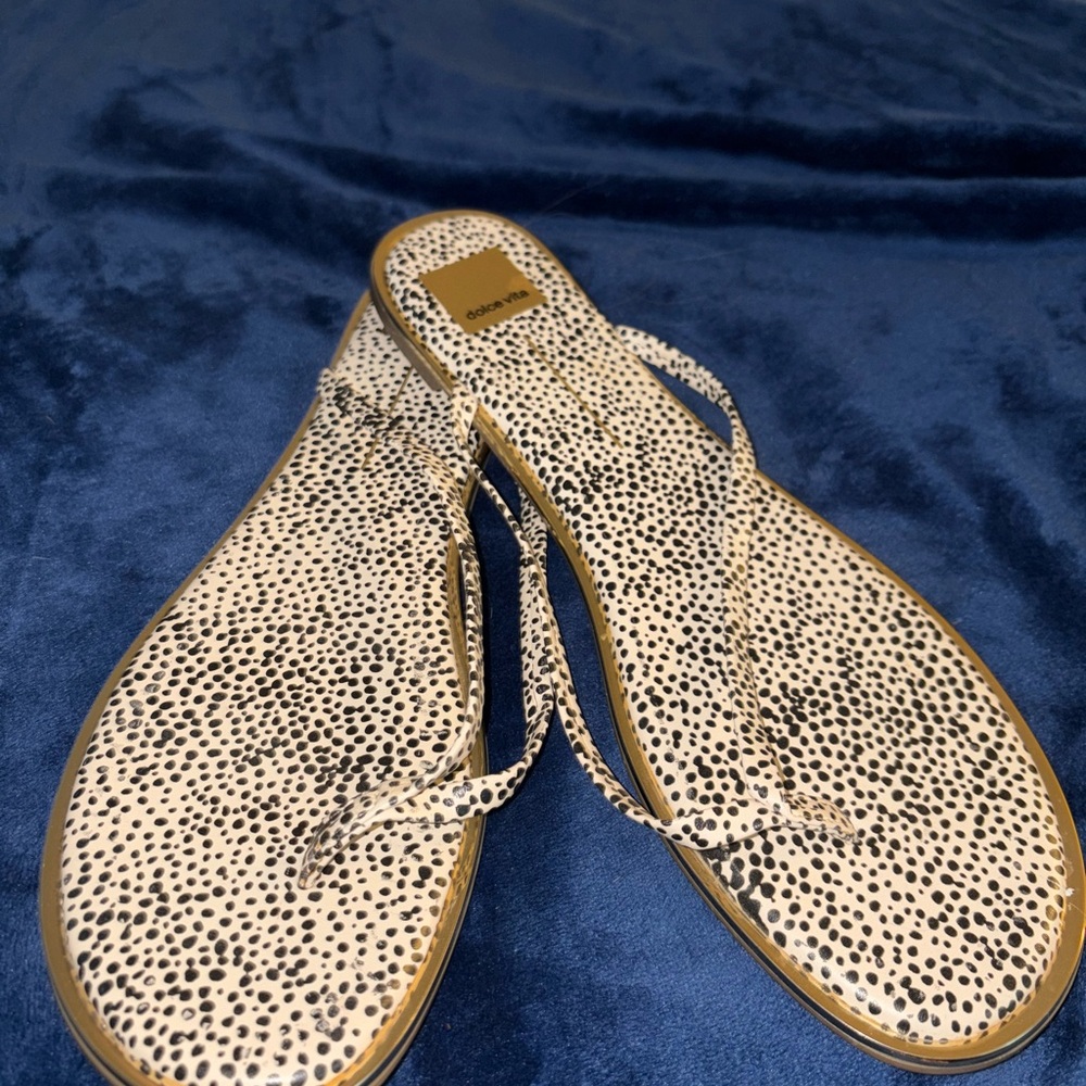 Dolce Vita Spotted Tan Sandals - Picture 2 of 4
